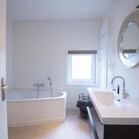 Jeanneke Bosch 赫尤尔上的斯琴